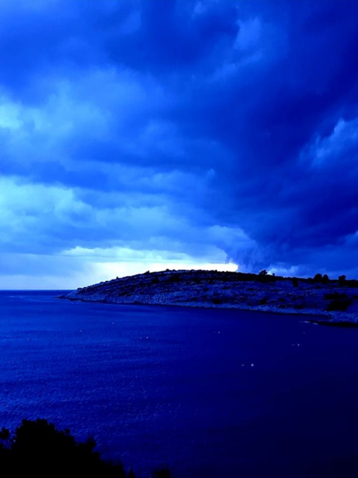 thunder night on zuri